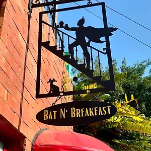 Hostel Bat N Breakfast No Beco Do Batman, Sao Paulo